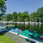 Wiejska 21 *
