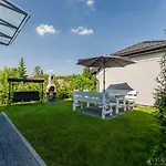 Wiejska 21