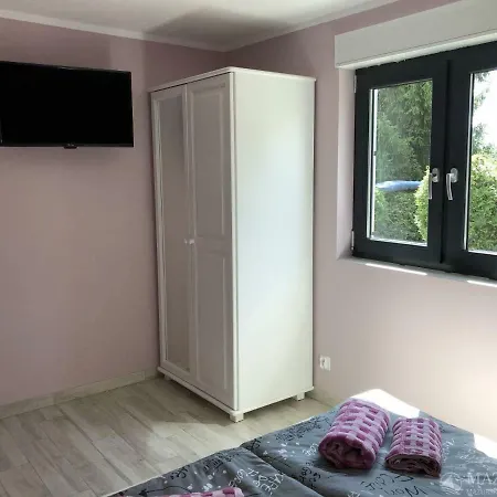 Wiejska 21 *